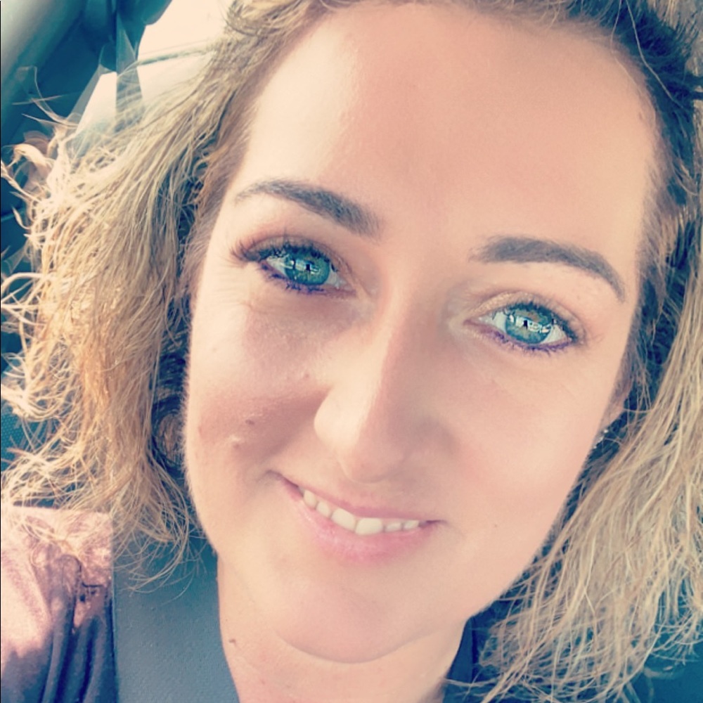 Meet your Posher, Stephanie